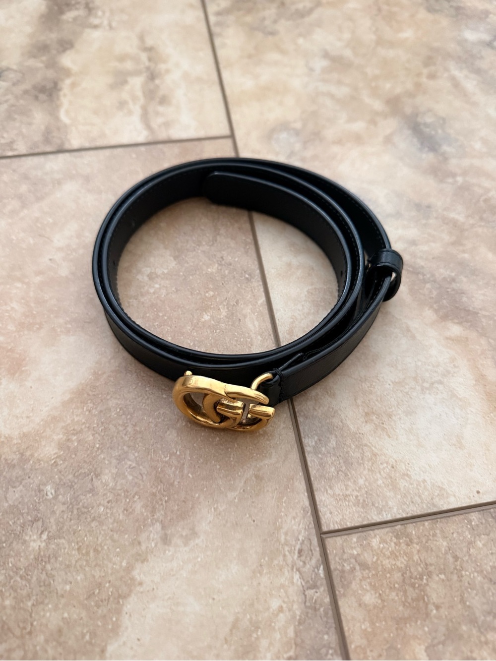 Gucci Black Leather Belt with Gold Double G Buckle - Picture 3 of 5